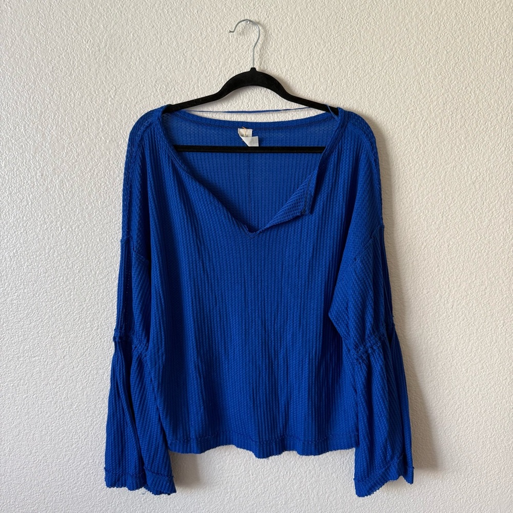 We The Free People Dahlia Thermal Top Bell Long Sleeve Sz S Raw Hem in Sapphire - Picture 4 of 6